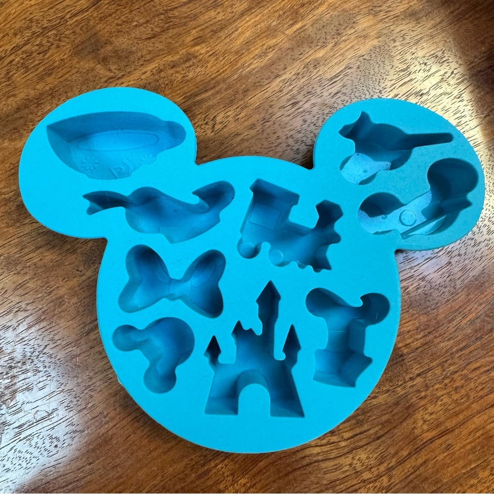New never used! Disney Parks blue ice cube silicone mold, Classic Disney iconic